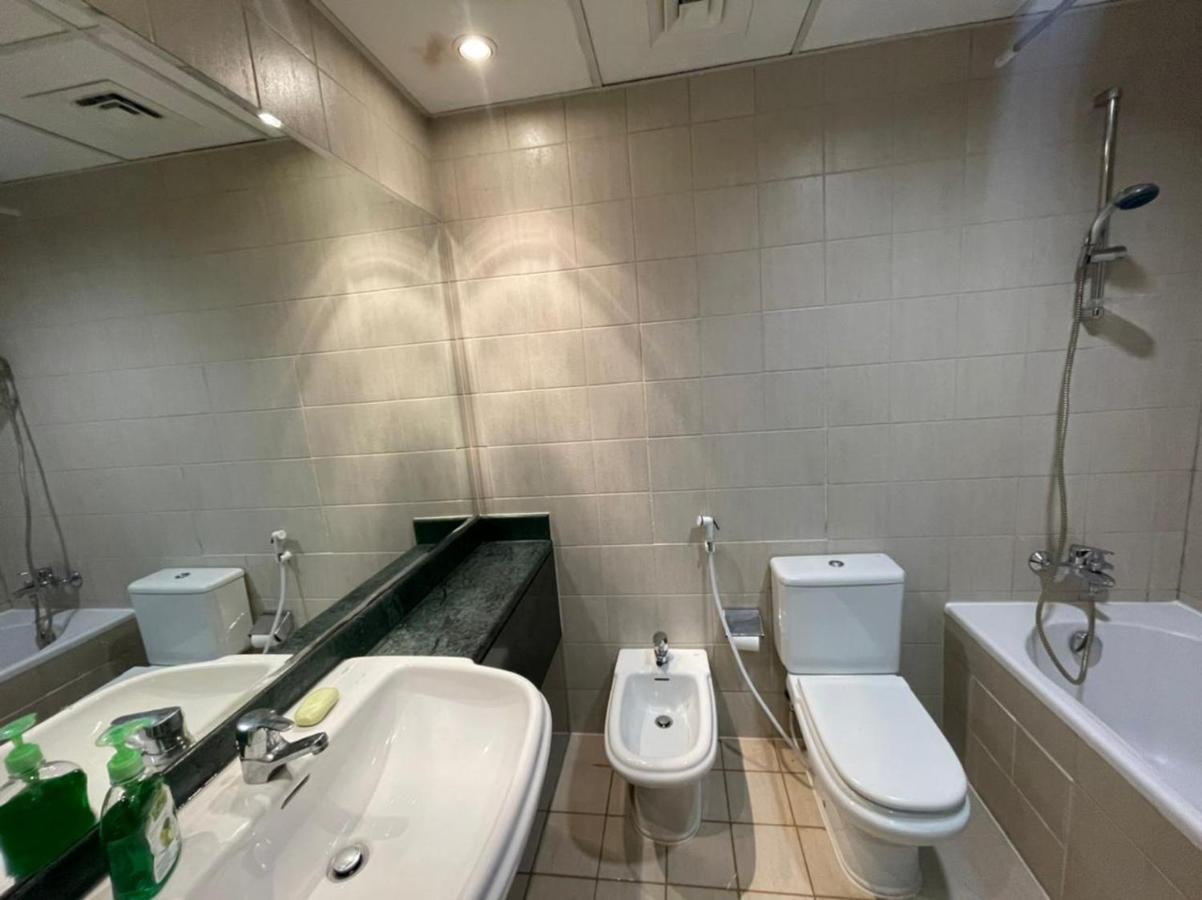 Travelers Backpackers Hostel Dubai Exterior photo