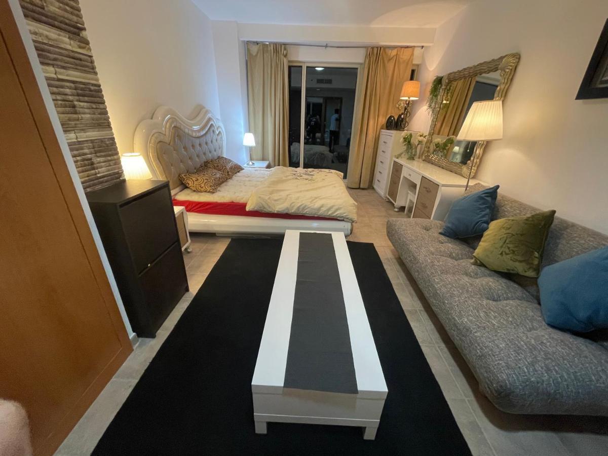 Travelers Backpackers Hostel Dubai Exterior photo