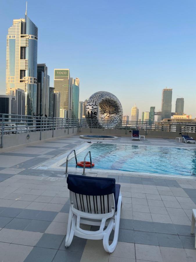 Travelers Backpackers Hostel Dubai Exterior photo