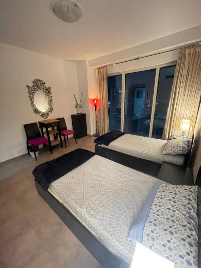 Travelers Backpackers Hostel Dubai Exterior photo