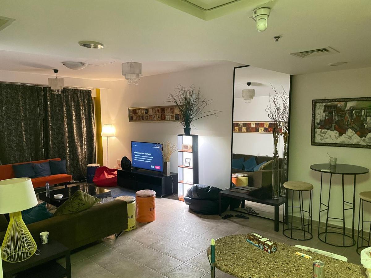 Travelers Backpackers Hostel Dubai Exterior photo